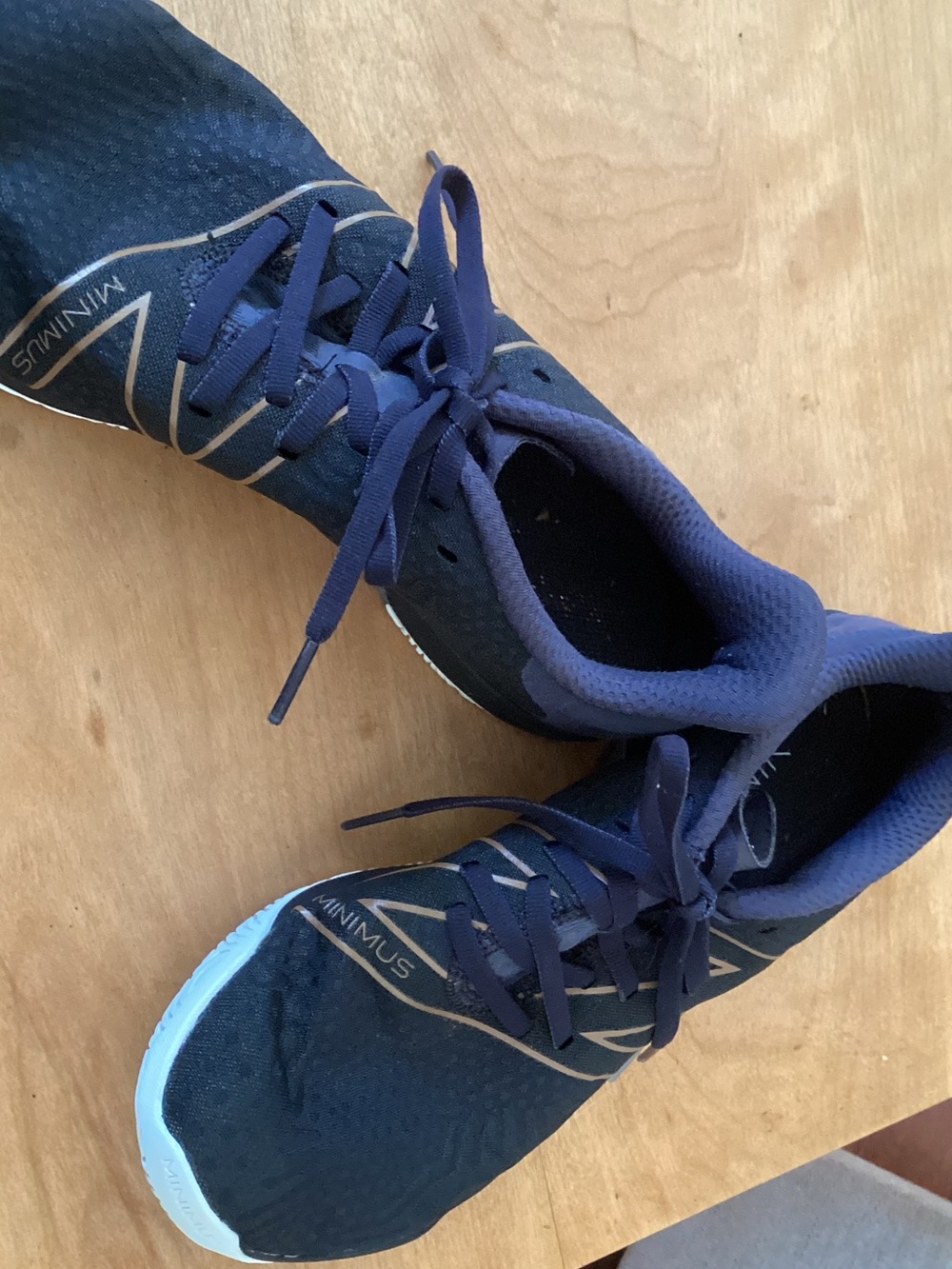 New Balance black minimus trainer Running Shoes